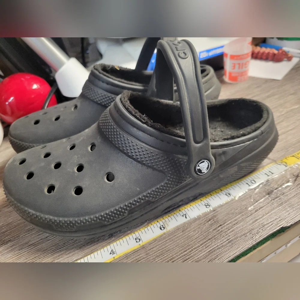 Crocs Black Lined Slip On‎ Shoes Mens Size 9 Womans 11